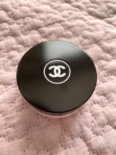CHANEL リップバームのサムネイル