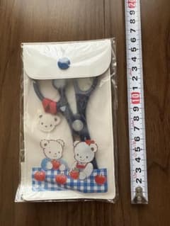 【新品未開封】familiar 押し切り式 安全はさみ きっちょんのサムネイル