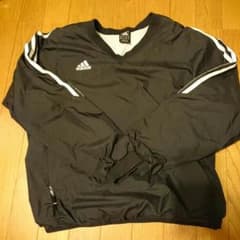 アディダスのスポーツ用ジャンバーですのサムネイル