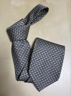 ✨️dunhill ダンヒル シルクネクタイ フルールドリス柄　ビジネスのサムネイル