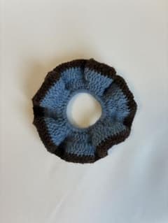 ハンドメイド　編み物　ニットシュシュのサムネイル