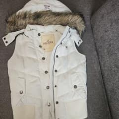 Hollister ダウンベスト ホワイト Mサイズ - メルカリ