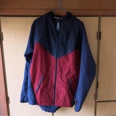 NIKEのサムネイル