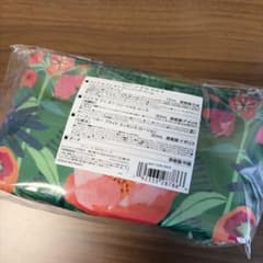 CLINIQUE フラワープリントポーチ セット　サンプル付き　トラベルセットのサムネイル