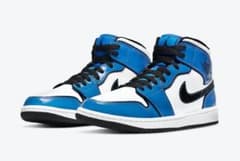 【最終値下げ中！！】新品未使用　NIKE JORDAN 1のサムネイル