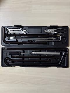 ランドクルーザー200 車載工具のサムネイル