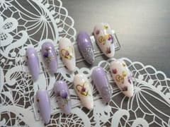 【現品】花柄ネイルチップセット 10個【まとめ買い値引きあり】のサムネイル