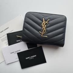 【美品】 453 Saint Laurentイブサンローラン2つ折り財布 美品】 453 Saint Laurentイブサンローラン2つ折り財布 - メルカリ