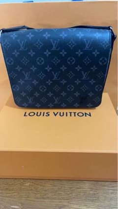 ドキンちゃん様専用LOUIS VUITTONディストリクト PM NV2のサムネイル