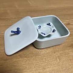【陶器製の蓋付き灰皿】のサムネイル