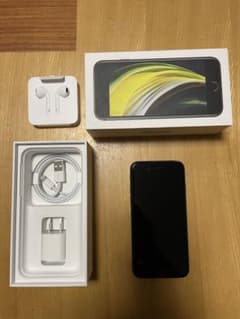 iPhone SE 第2世代 (SE2) ブラック 64 GB SIMフリーのサムネイル