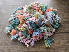 ネクロスの要塞フィギュアセット213体＋魔法チップ1枚　消しゴム大量まとめ ネクロスの要塞フィギュアセット213体＋魔法チップ1枚 消しゴム大量