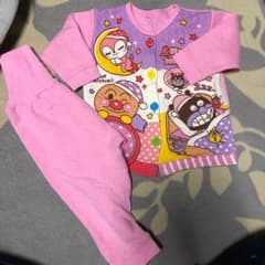 ※値下げ中※アンパンマンパジャマ ピンク 90サイズのサムネイル