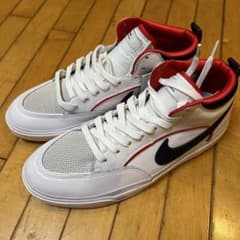 ナイキSB リアクト LEO PRM 30cm FD0268-100 NIKE - メルカリ
