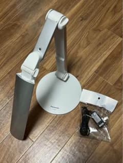 パナソニック LEDデスクライト 置き型 シルバー SQ-LD523-S - メルカリ