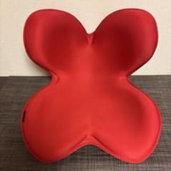 MTGの姿勢サポートチェア「Body Make Seat Style」のレッドのサムネイル