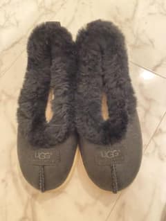 UGGのサムネイル