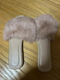 ダスティピンクファーサンダルのサムネイル