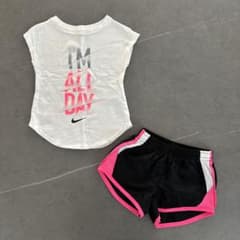 Nike I'M ALL DAY Tシャツ＆ショートパンツセットのサムネイル