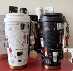 中国限定　スターバックス タンブラー　プラダを着た悪魔2 コラボ 黒白セットのサムネイル