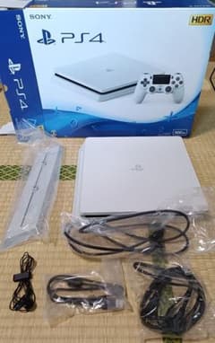 SONY PS4 本体 500GB ホワイト 箱ありのサムネイル