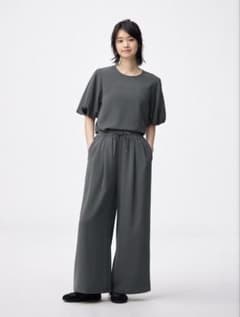 ドレープワイドパンツ gu Sサイズ　グレーのサムネイル