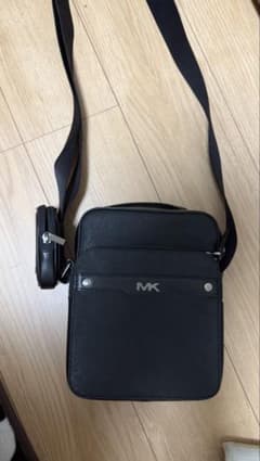Michael Kors メンズ ショルダーバッグのサムネイル