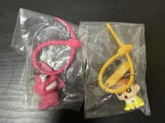 クレヨンしんちゃん めじるしアクセサリー 2種セットのサムネイル