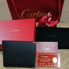 大幅値下げ！新品未使用☆Cartierメンズ二つ折り財布のサムネイル