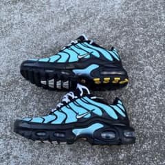 Nike Air Max Plus 青黒スニーカーのサムネイル