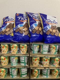 k*u様 アルフォート大容量798グラム4袋とじゃがりこサラダ36個お譲りし