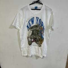 ARUMANA NEW YORK グラフィックTシャツのサムネイル