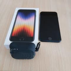 iPhone SE (第3世代) 本体 充電ケーブル付き　SIMフリーのサムネイル