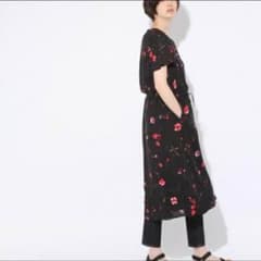 niko and ニコアンド ヴィンテージ フラワー ワンピースのサムネイル