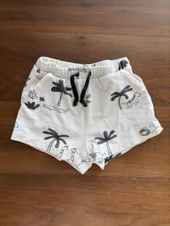 H&M hm ショートパンツ　80 動物柄のサムネイル