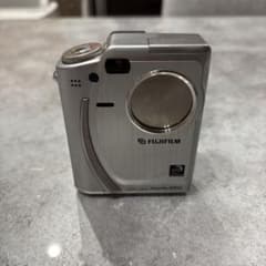 動作品 FUJIFILM 4700Z FinePix デジタルカメラ 乾電池駆動 - メルカリ
