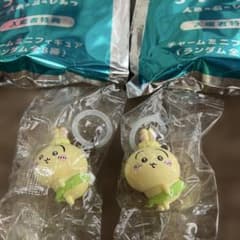 ちいかわ 人魚の島のひみつ チャームミニフィギュア 2個セットのサムネイル
