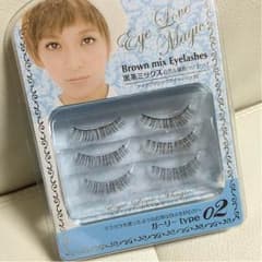 つけまつげのサムネイル