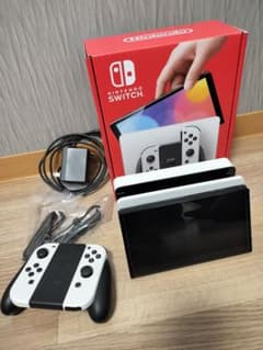 Nintendo Switch 有機ELモデル ホワイト/ブラックのサムネイル