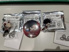 ヒロアカ　爆豪勝己　アニメーション展　アクリルキーチェーン　缶バッジのサムネイル