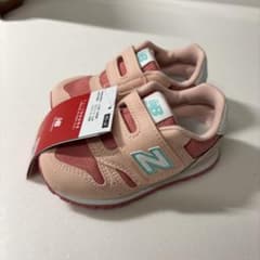 new balance ピンク スニーカー 13.5サイズのサムネイル