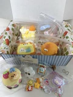 ひよこバーガー くまケーキ 他 スクイーズ8点 まとめ売り チャーム付きのサムネイル