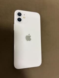Apple iPhone 12 ホワイト 本体 美品のサムネイル