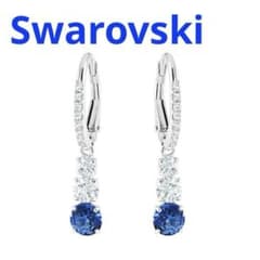 スワロフスキー　ピアス　Attract Trilogy フープ　正規品　新品箱付 Stilla Attract フープピアス, ラウンドカット, ホワイト