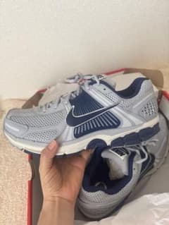 NIKE ZOOM VOMERO 5 FB9149-003のサムネイル