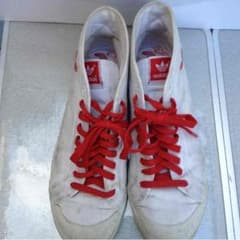 adidasのサムネイル