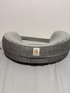 ergobaby 授乳クッション グレーのサムネイル