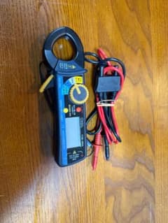 電気測定器 4点セット クランプメーター 絶縁抵抗計 テスター 温度計のサムネイル