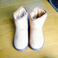ムートンブーツのサムネイル