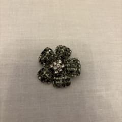 FOXEY お花ブローチ - メルカリ